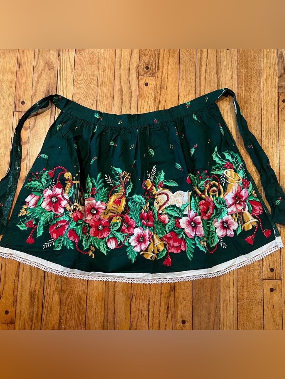 Handmade Christmas Seasonal Green Floral Holly Musical Violin Print Half Apron